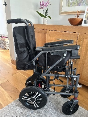 Lightweight electric folding wheelchair