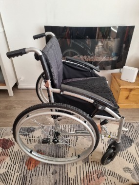 Drive DeVilbiss Phantom Self Propelled Wheelchair