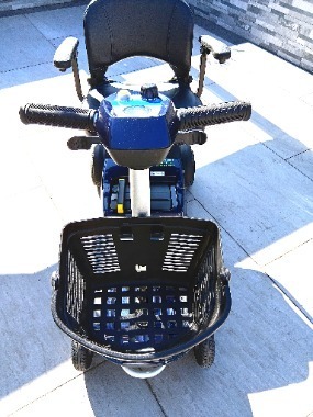 De Vilbiss Astrolite Lightweight Boot Scooter