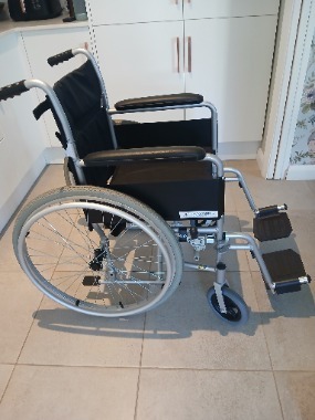 Folding wheelchair