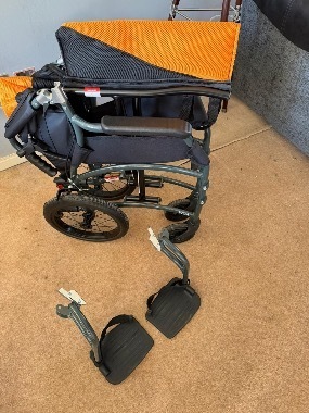 Lightweight aluminium manual wheelchair 