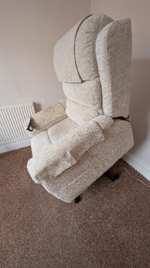 Riser recliner chair 