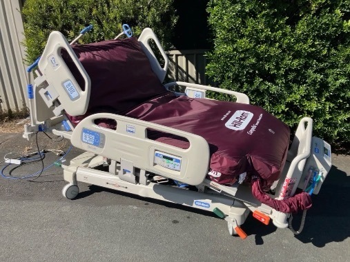 Hill-Rom Compella Bariatric Hospital Bed w Air Mattress & Pump