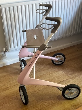 Nordic Pioneer Carbon Ultralight Rollator