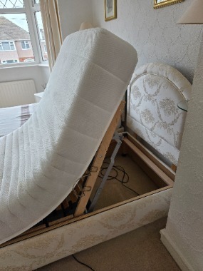Adjustable single bed