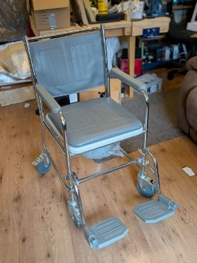 Free Wheeled Occasional Chair with Toilet Chair