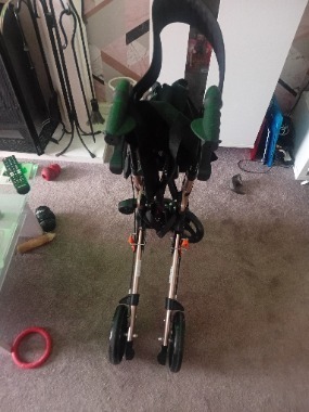 Walking frame 