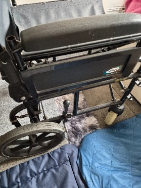 Manual wheelchair