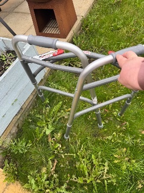 Bariatric foldable walking frame