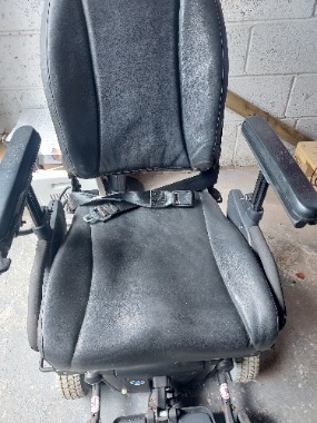 Quantum jazzy 1103 electric wheelchair