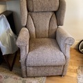 Almost BRAND NEW ELECTRIC RECLINER CHAIR