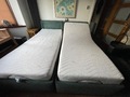 2 Electric adjustable single bed, incl velvet headboard & memory foam mattress